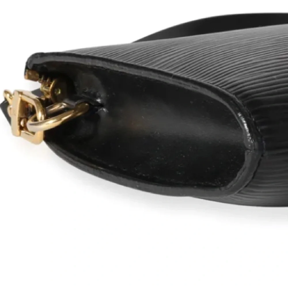 Louis Vuitton black Epi Leather Pochette